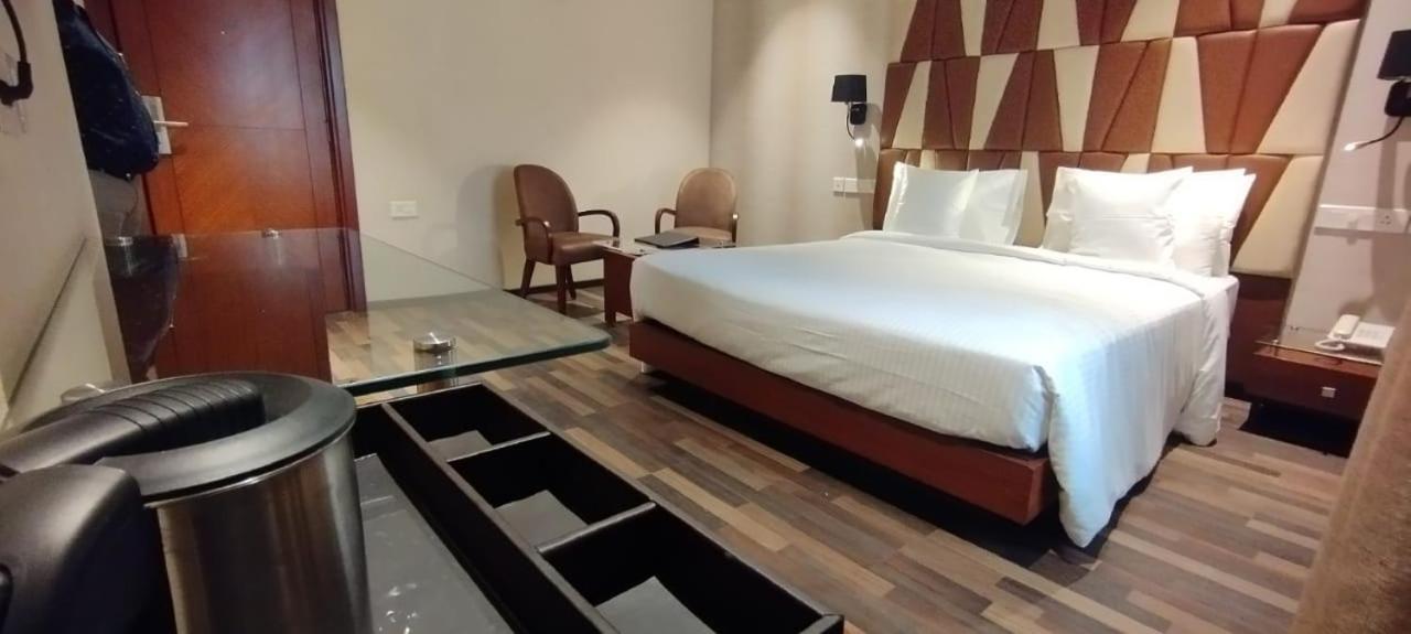 Adiva Residency Beacon, Grant Road, Mumbai Otel Dış mekan fotoğraf
